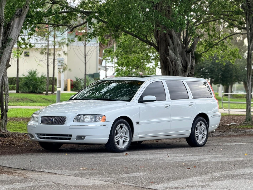 2006 Volvo V70 2nd Gen - Image 11 of 31