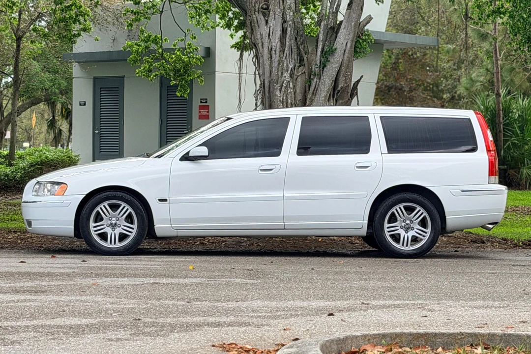 2006 Volvo V70 2nd Gen - Image 3 of 31