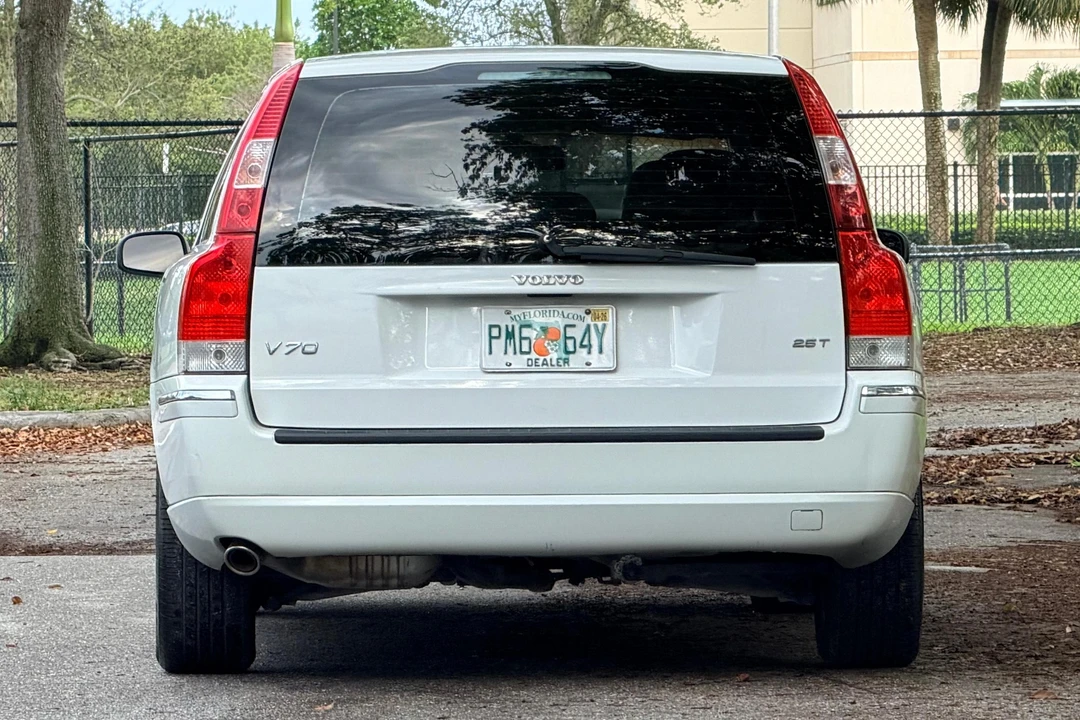2006 Volvo V70 2nd Gen - Image 5 of 31