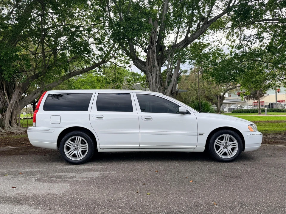 2006 Volvo V70 2nd Gen - Image 25 of 31
