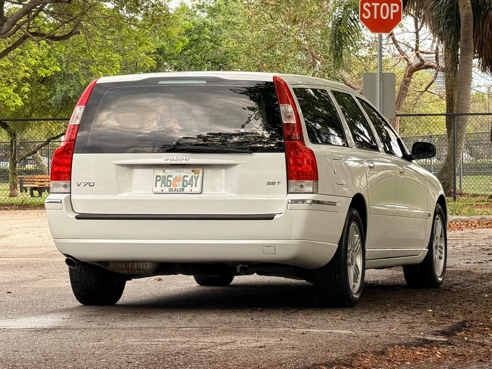 2006 Volvo V70 2nd Gen - Image 22 of 31