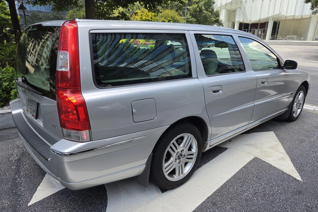 2006 Volvo V70 2nd Gen - Image 4 of 31