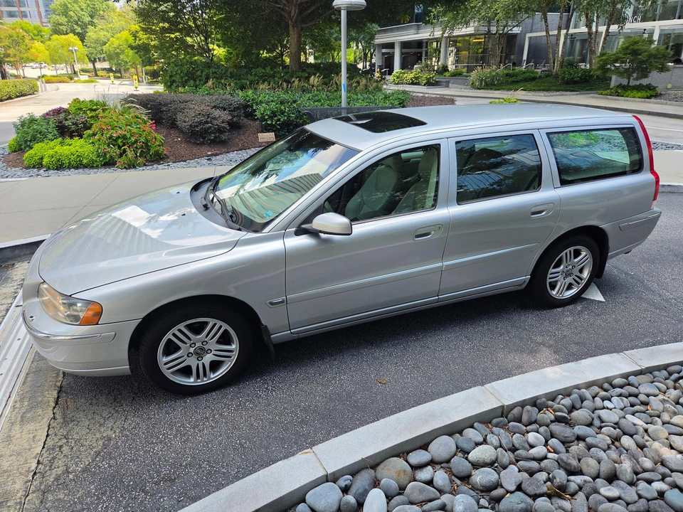 2006 Volvo V70 2nd Gen - Image 9 of 31