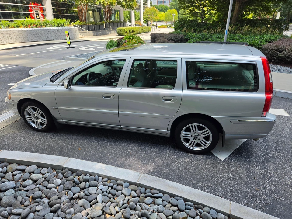 2006 Volvo V70 2nd Gen - Image 10 of 31