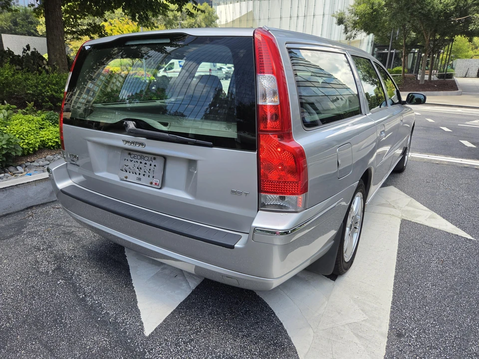 2006 Volvo V70 2nd Gen - Image 13 of 31