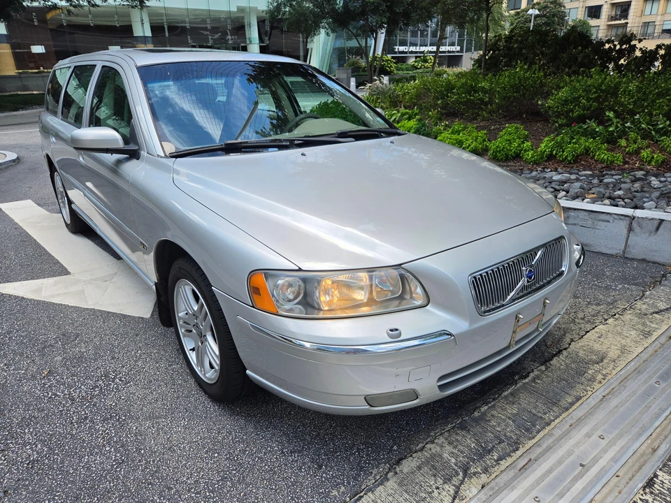 2006 Volvo V70 2nd Gen - Image 17 of 31