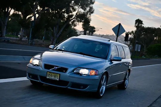 2006 Volvo V70R 6-Speed