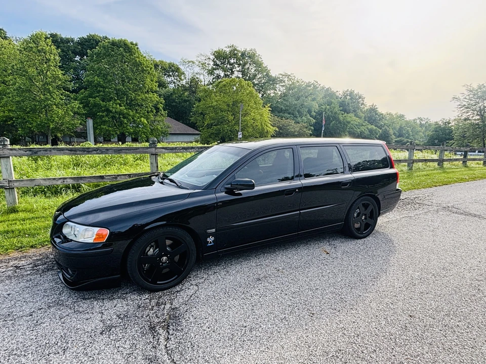 2006 Volvo V70 R 2nd Gen - Image 2 of 31
