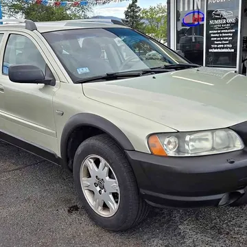 2006 Volvo XC70 2.5T Wagon 4D