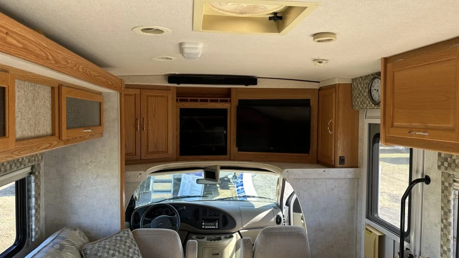 2006 Winnebago - Image 15 of 31
