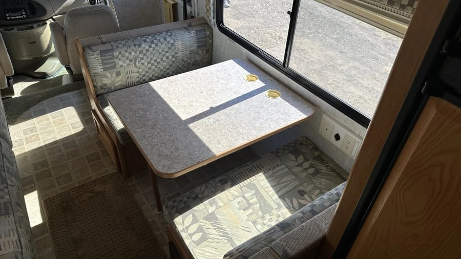 2006 Winnebago - Image 16 of 31