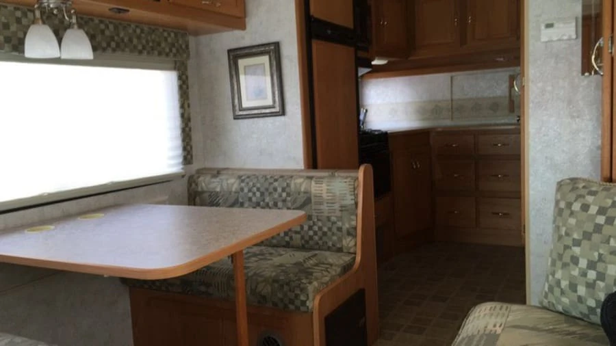 2006 Winnebago - Image 30 of 31