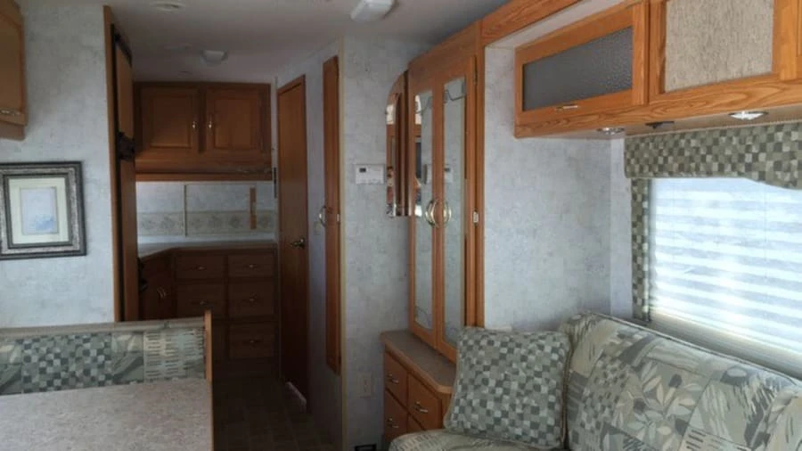 2006 Winnebago - Image 21 of 31