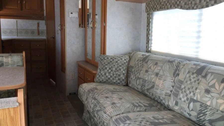 2006 Winnebago - Image 22 of 31