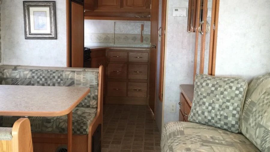 2006 Winnebago - Image 31 of 31