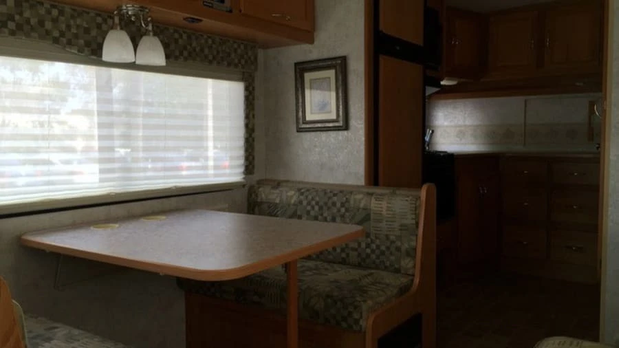 2006 Winnebago - Image 29 of 31