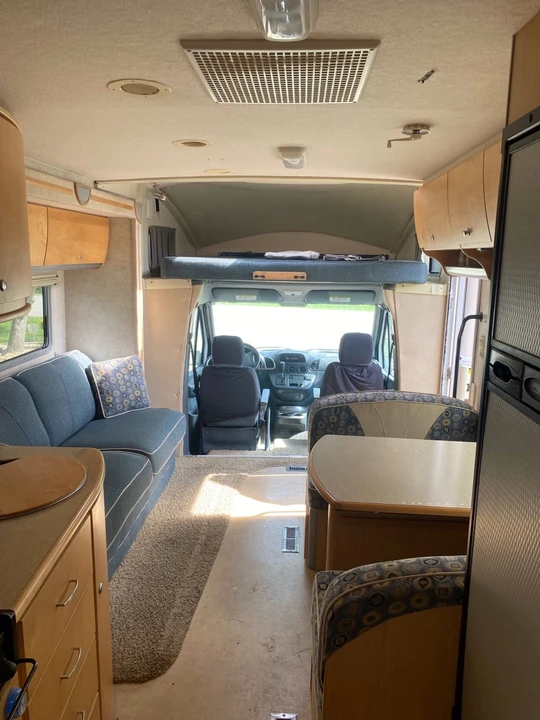 2006 Winnebago - Image 4 of 10