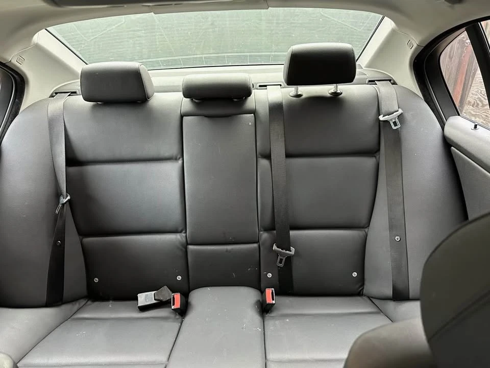 2006 BMW E90 3 Series Sedan - Image 7 of 10