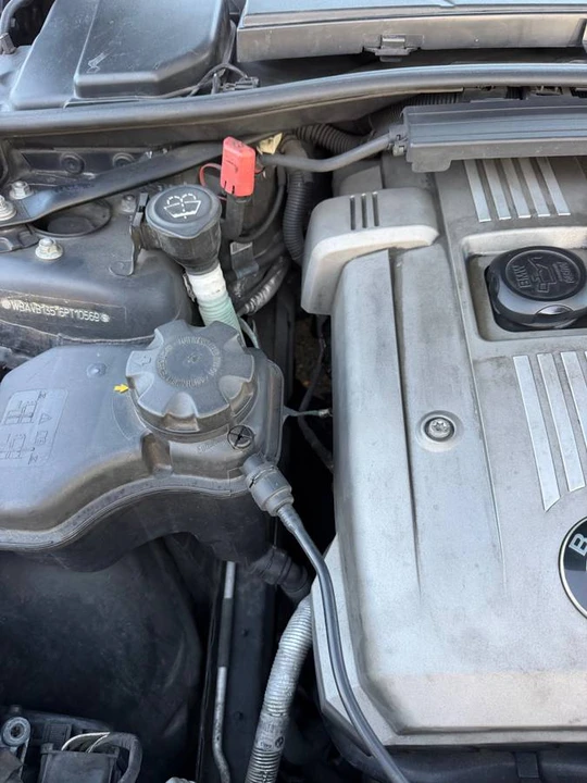 2006 BMW E90 3 Series Sedan - Image 16 of 17