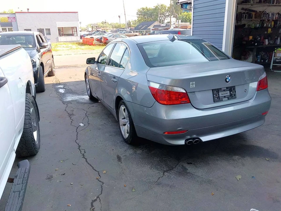 2006 BMW E60 5 Series Sedan - Image 3 of 3