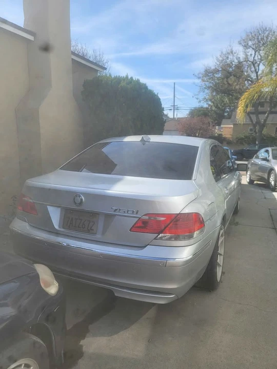2006 BMW E65/E66 750i & 760i Sedan - Image 2 of 2