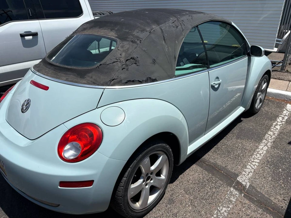 2006 Volkswagen New Beetle - Image 3 of 5