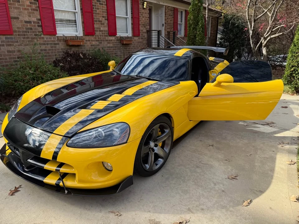 2006 Dodge Viper 3rd Gen - Image 2 of 9