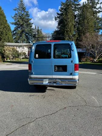 2006 Ford Econoline Van - Image 2 of 9