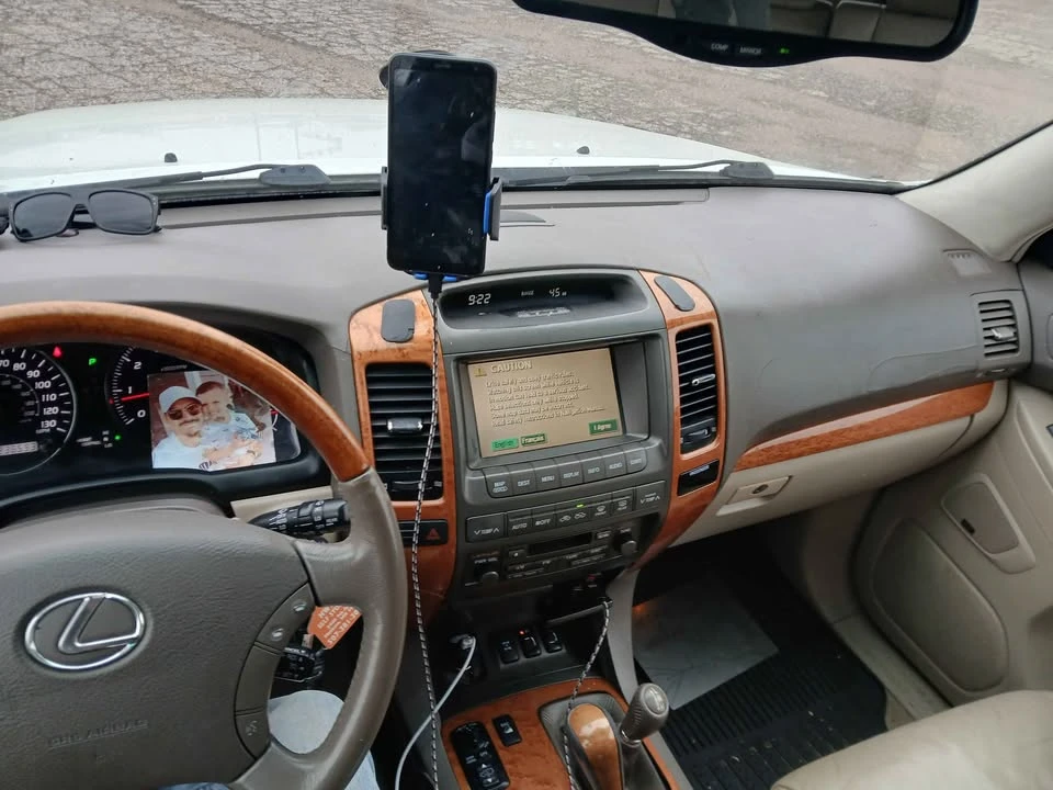 2006 Lexus GX 1st Gen - Image 2 of 6
