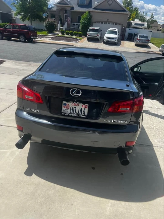 2006 Lexus IS 2nd Gen - Image 3 of 9