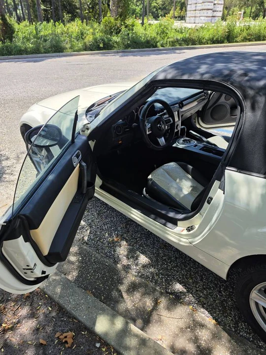 2006 Mazda NC MX-5 Miata - Image 4 of 9