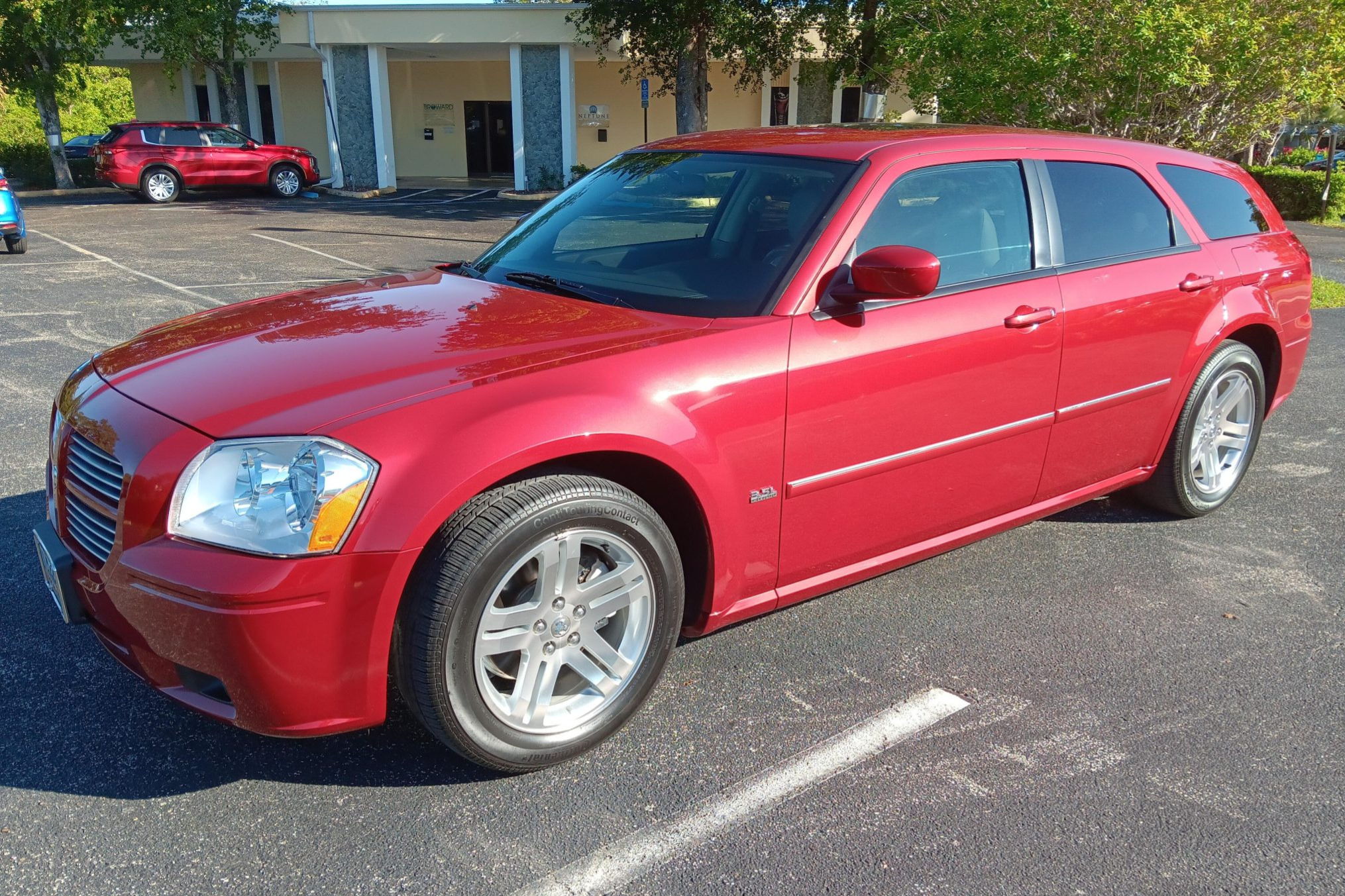 3,300-Mile 2006 Dodge Magnum SXT