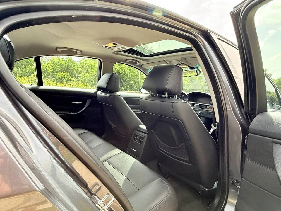 2007 BMW E90 3 Series Sedan - Image 12 of 13