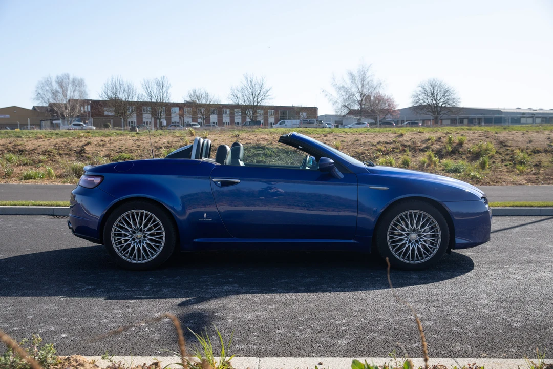 2007 Alfa Romeo 916 GTV & Spider - Image 16 of 31