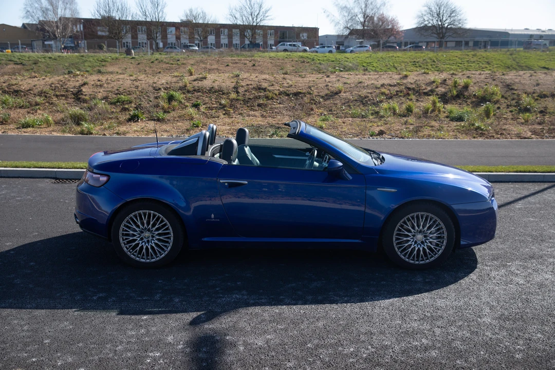 2007 Alfa Romeo 916 GTV & Spider - Image 17 of 31