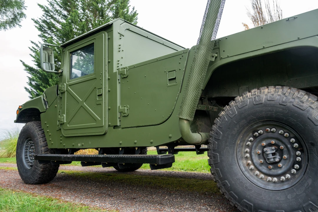 2007 Hummer HMMWV - Image 16 of 31