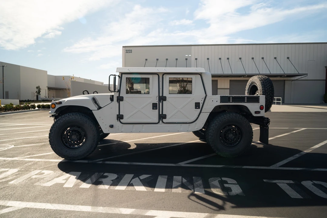 2007 Hummer HMMWV - Image 4 of 31