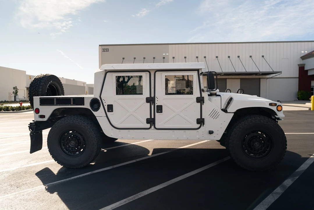 2007 Hummer HMMWV - Image 15 of 31