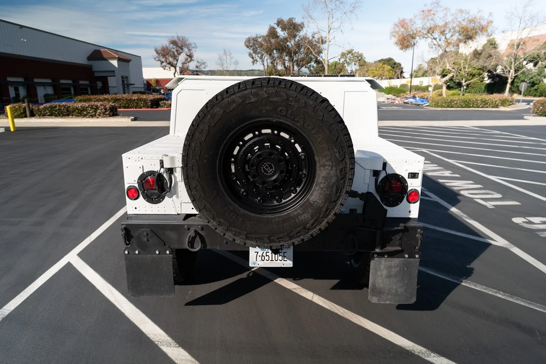 2007 Hummer HMMWV - Image 10 of 31