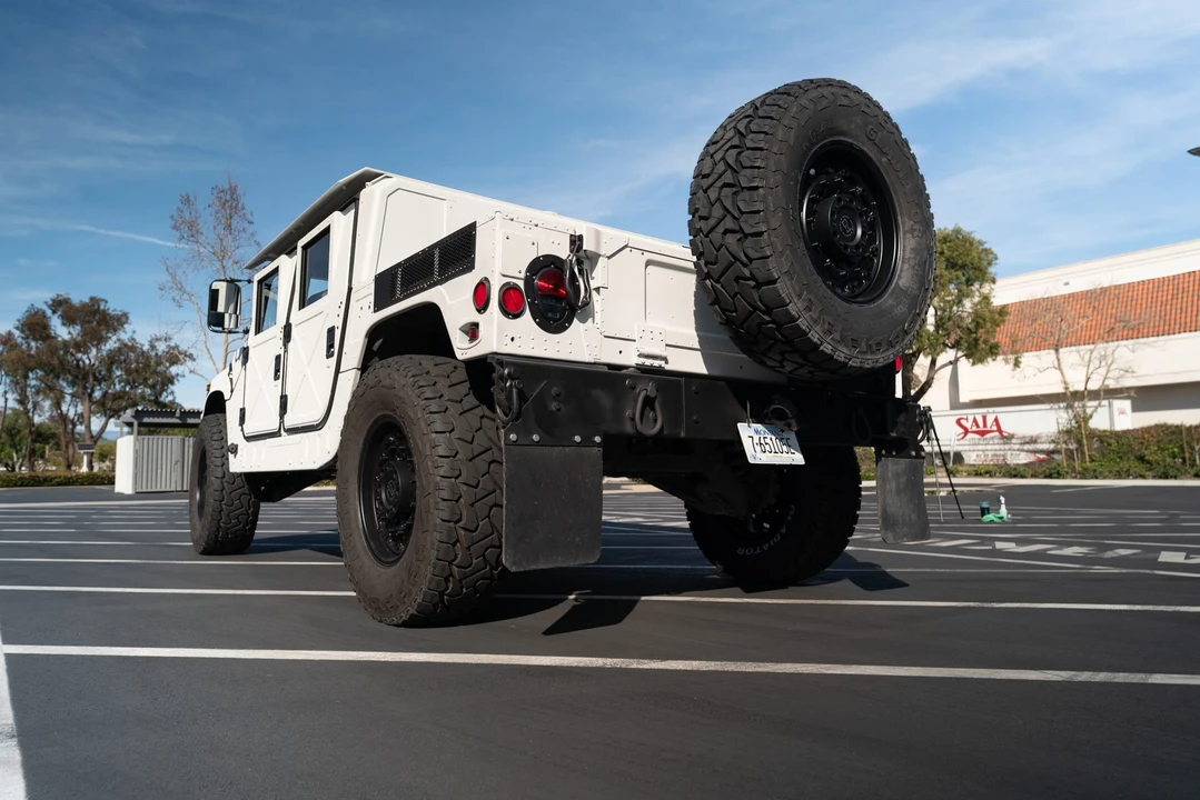 2007 Hummer HMMWV - Image 6 of 31