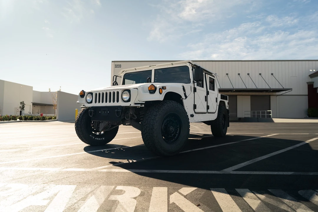 2007 Hummer HMMWV - Image 3 of 31