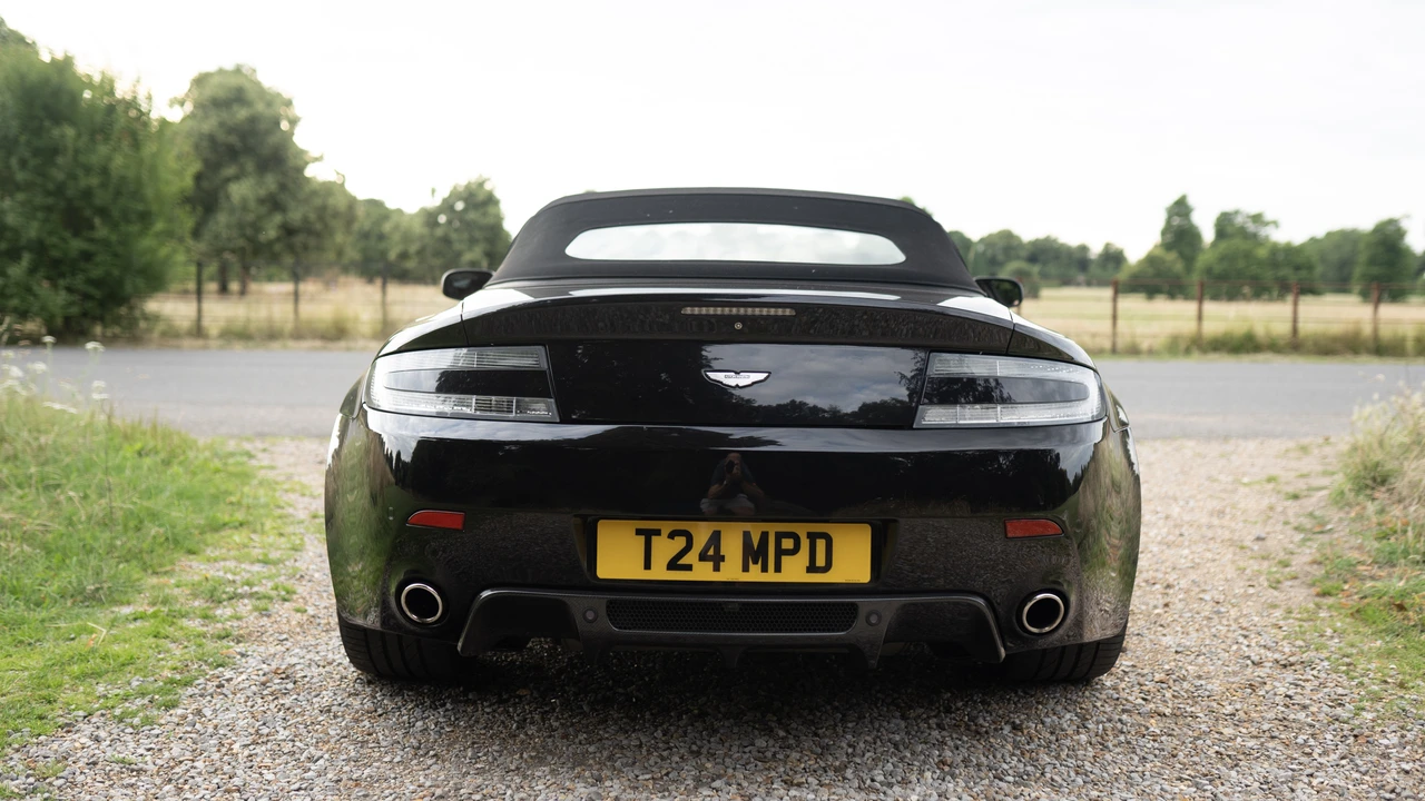 2007 Aston Martin V8 Vantage (2006-2017) - Image 15 of 31