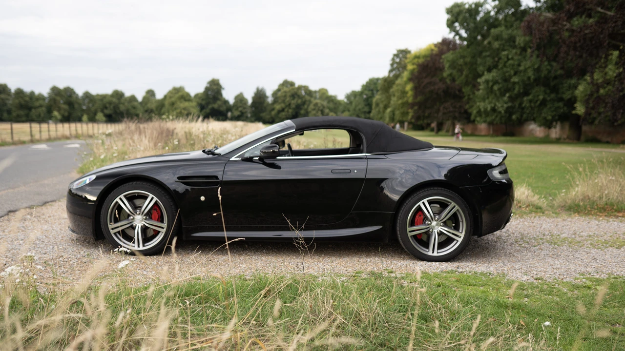 2007 Aston Martin V8 Vantage (2006-2017) - Image 13 of 31