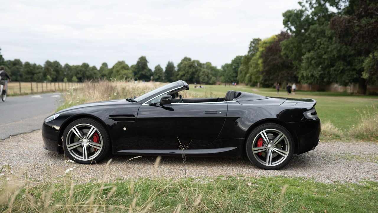 2007 Aston Martin V8 Vantage (2006-2017) - Image 5 of 31