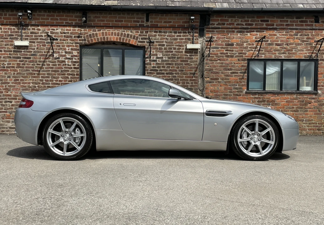 2007 Aston Martin V8 Vantage (2006-2017) - Image 5 of 31