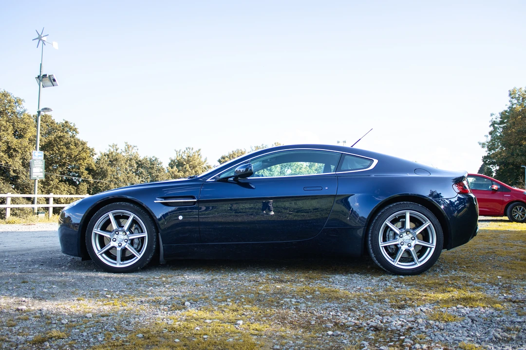 2007 Aston Martin V8 Vantage (2006-2017) - Image 9 of 31