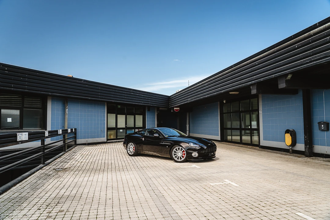 2007 Aston Martin Vanquish 1st Gen - Image 19 of 31