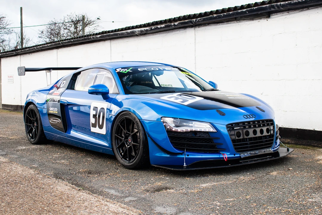 2007 Audi 42 R8 - Image 2 of 31