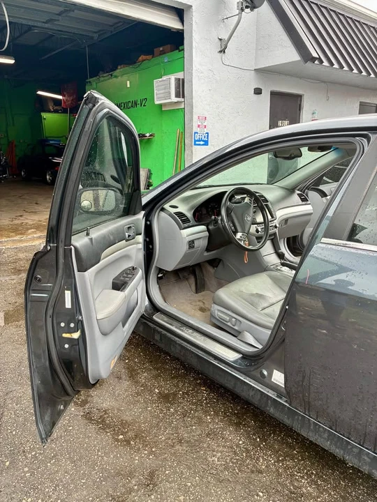 2007 Acura TSX 1st Gen - Image 2 of 10