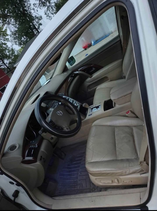 2007 Acura RL 2nd Gen - Image 5 of 6